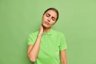 Regular use of a neck stretching device can alleviate tension (Image via Freepik/Wayhome)